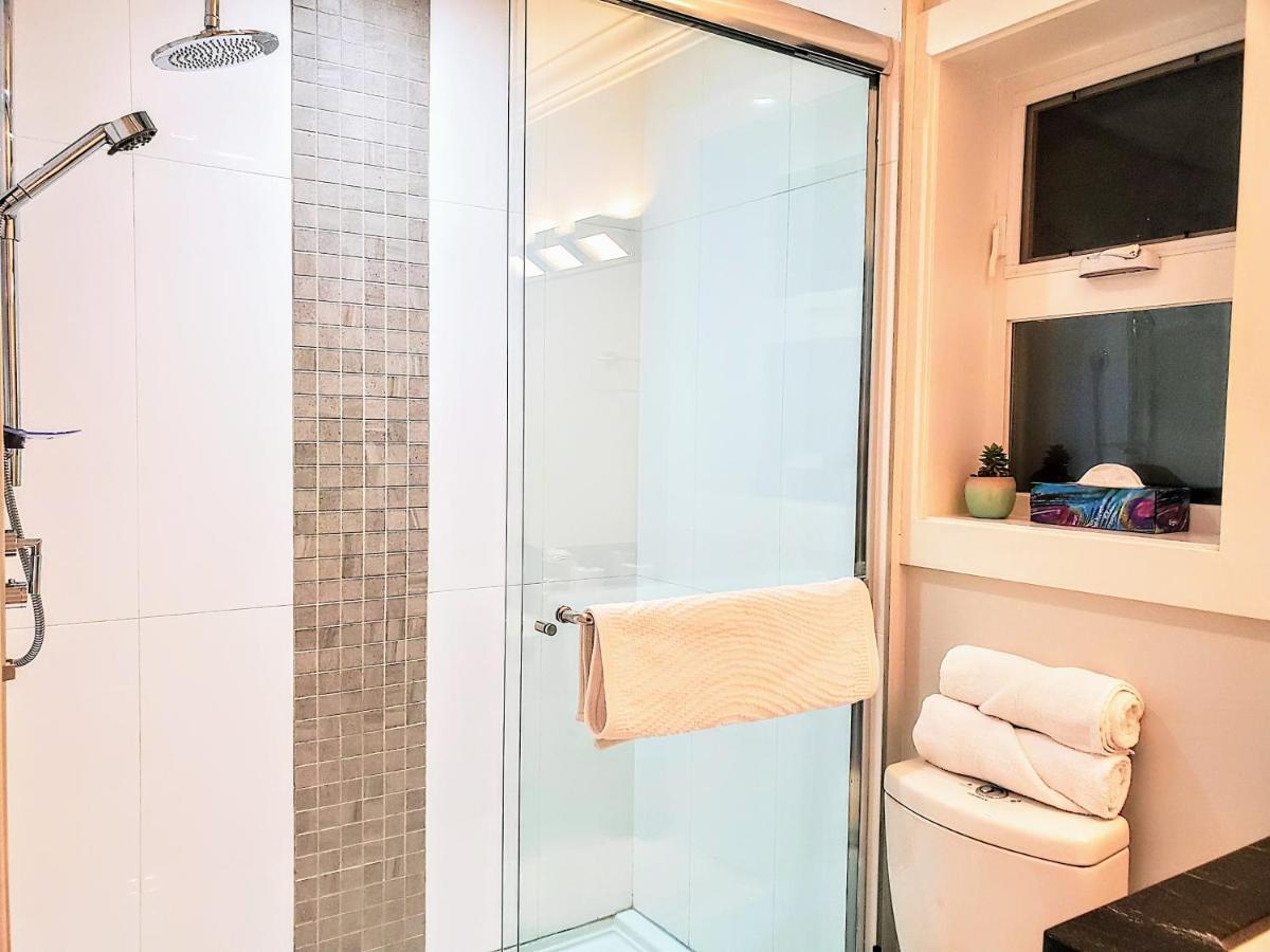 New Urban Modern Main Street House Villa Vancouver Kültér fotó